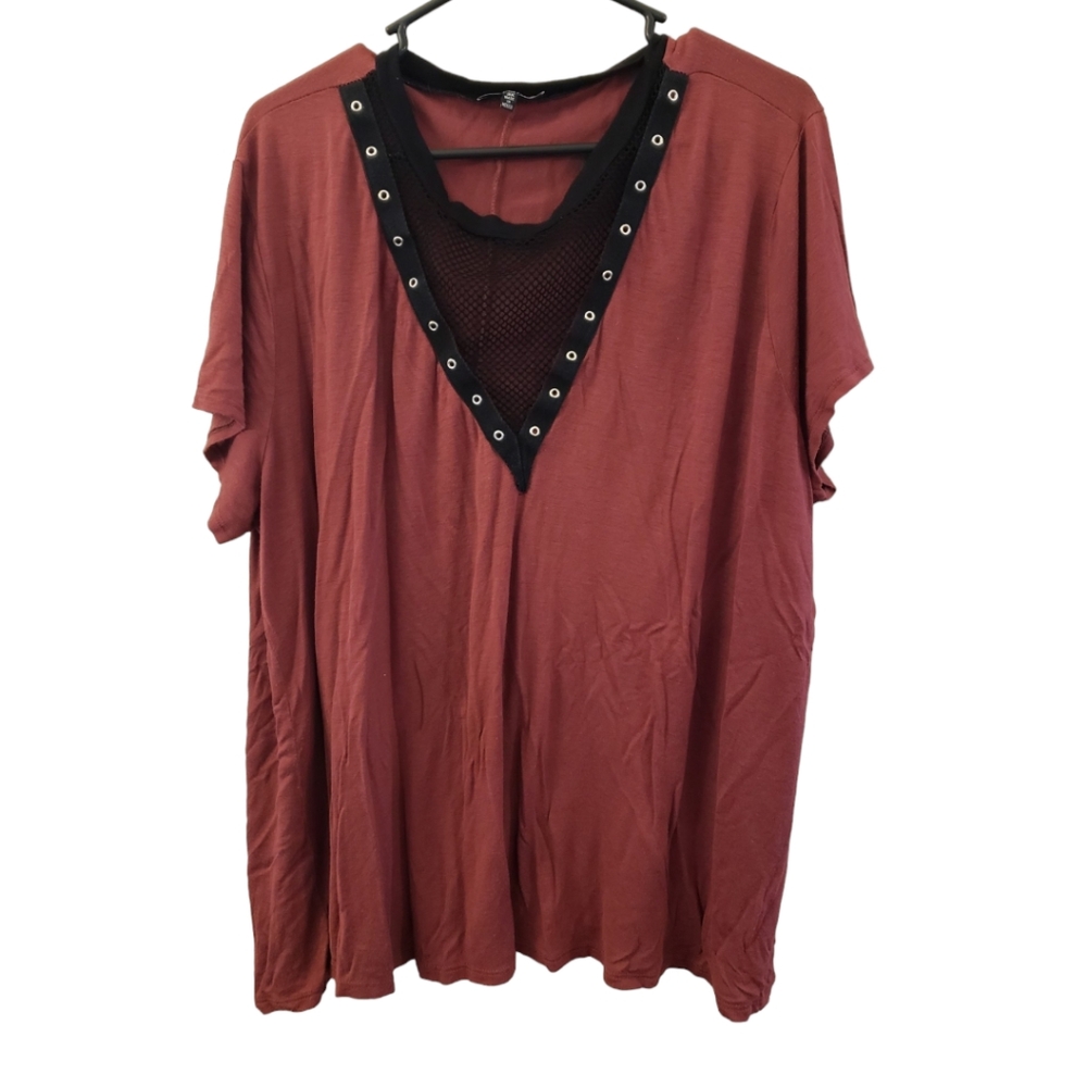 Crew neck Tee with Deep V neck netting detail